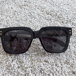 Gucci Black Oversized Sunglasses with Gold Details - NEW!